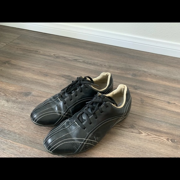 Shoes - Picture 5 of 9